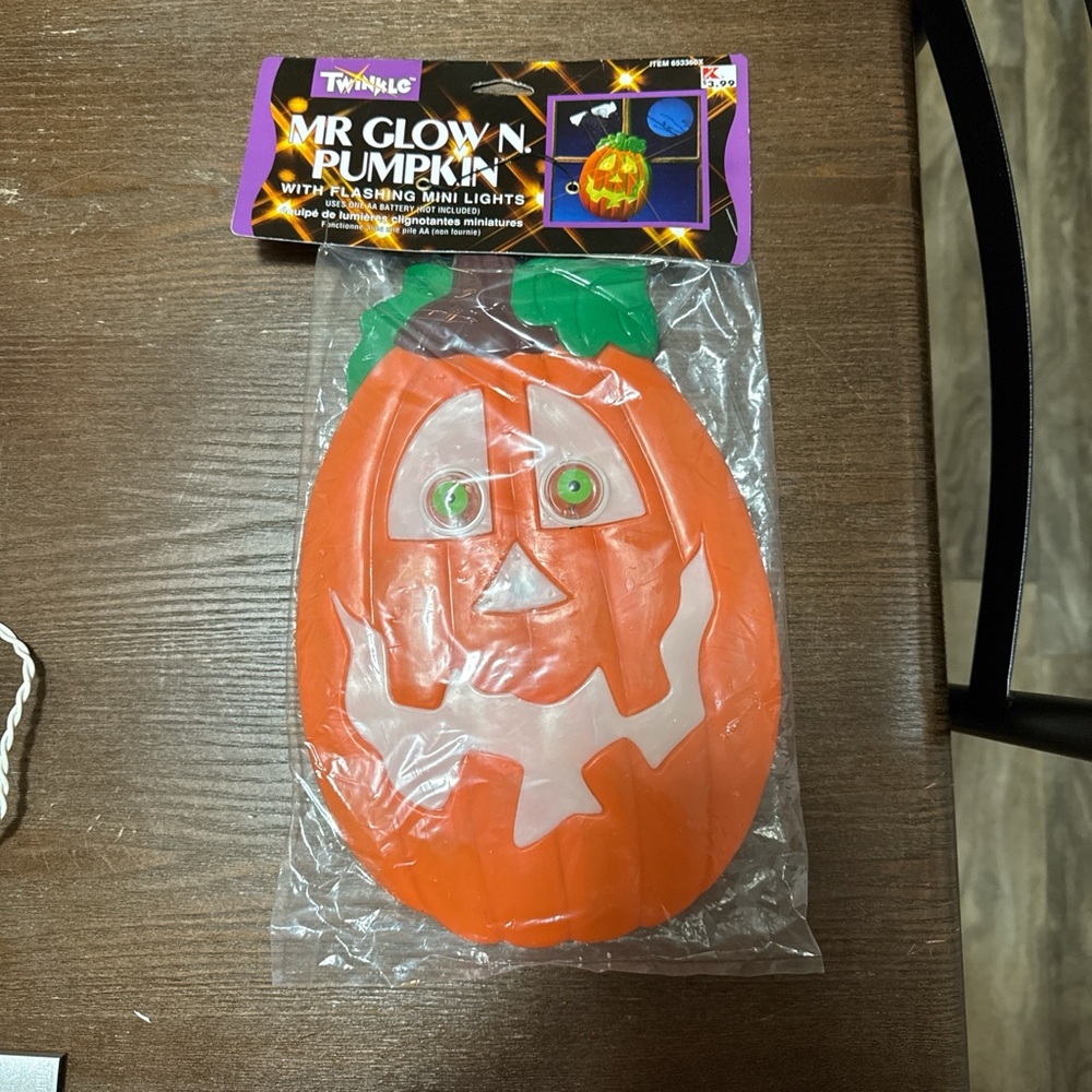 Wink Twinkle Pumpkin Light-Up Kids Costume - Orange and Green